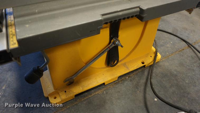 image for item DI9327 DeWalt tools