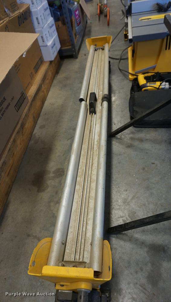 image for item DI9327 DeWalt tools