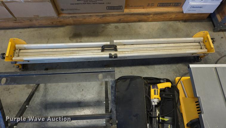 image for item DI9327 DeWalt tools