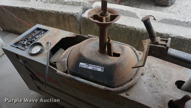 image for item DI9332 FMC 7600 tire machine