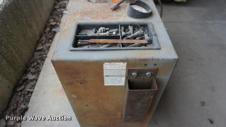 image for item DI9332 FMC 7600 tire machine