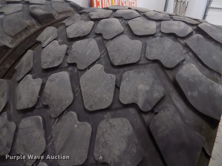 image for item DY9238 (4) Michelin Radial 24R21 tires