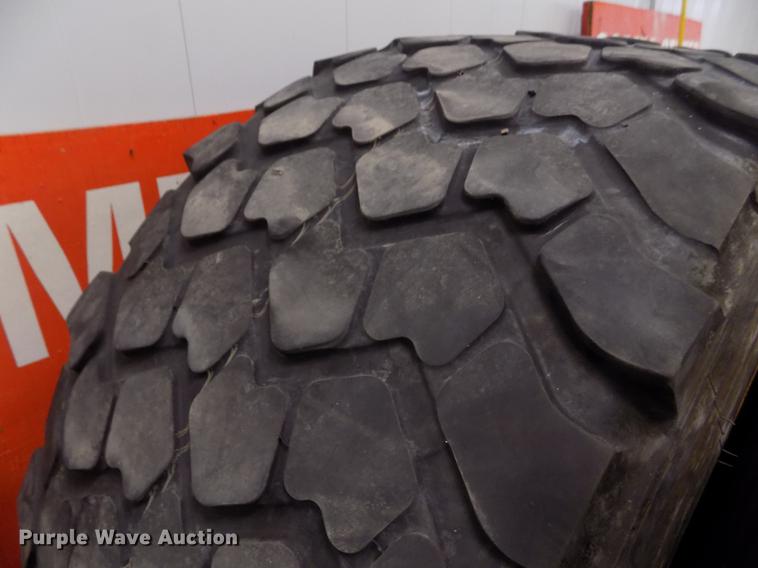 image for item DY9238 (4) Michelin Radial 24R21 tires