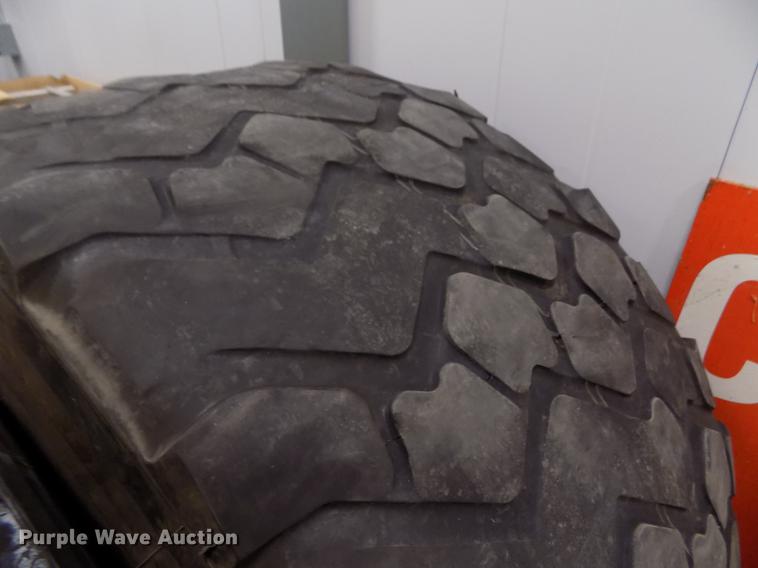 image for item DY9238 (4) Michelin Radial 24R21 tires