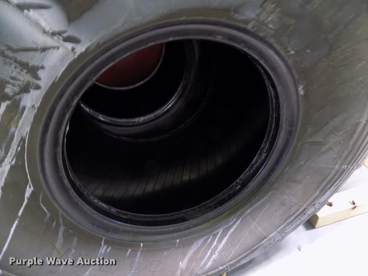 image for item DY9238 (4) Michelin Radial 24R21 tires