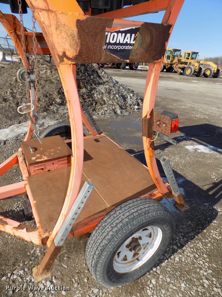 image for item DZ9635 2010 National Sign Arolite Curve 40 arrow board trailer