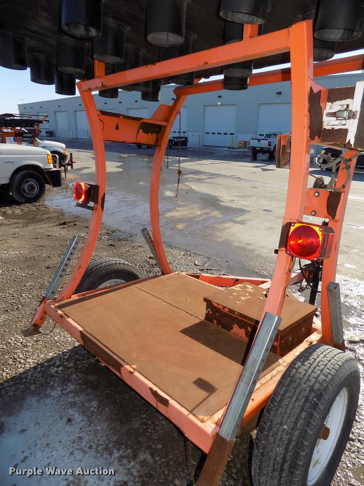 image for item DZ9635 2010 National Sign Arolite Curve 40 arrow board trailer