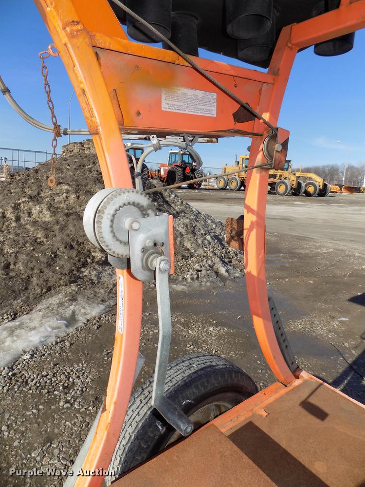 image for item DZ9635 2010 National Sign Arolite Curve 40 arrow board trailer