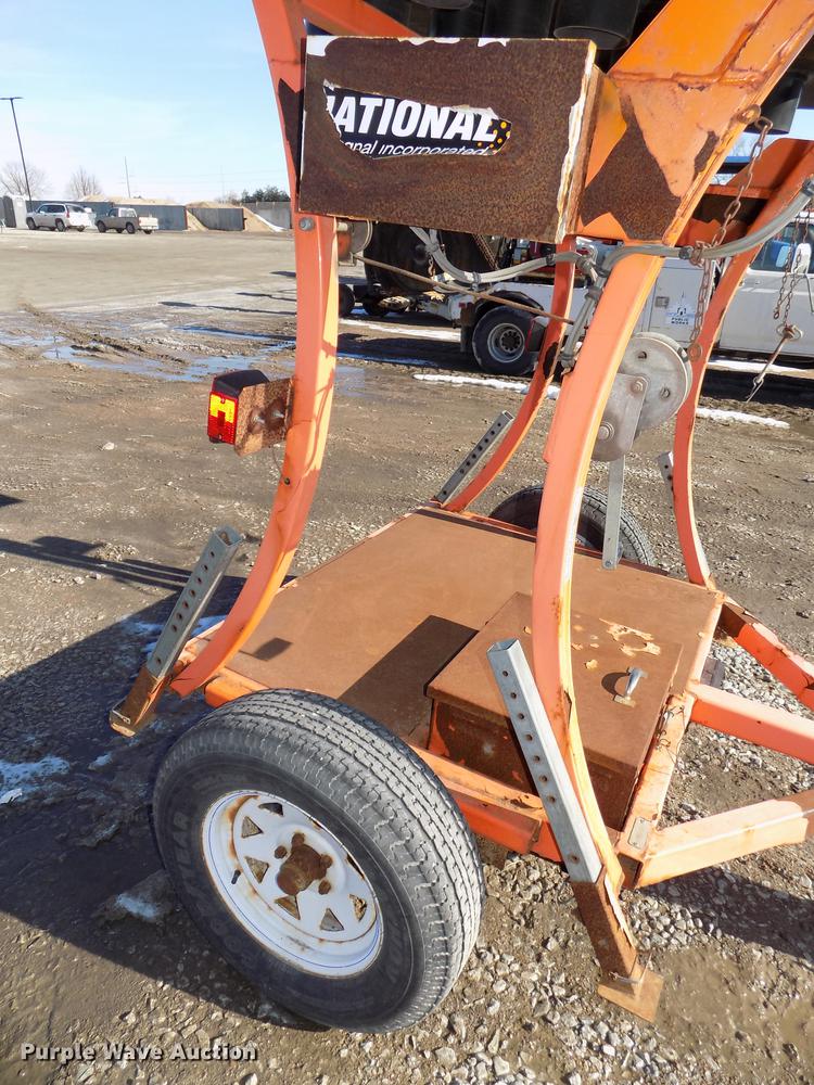 image for item DZ9635 2010 National Sign Arolite Curve 40 arrow board trailer
