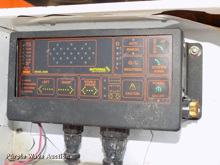 image for item DZ9635 2010 National Sign Arolite Curve 40 arrow board trailer