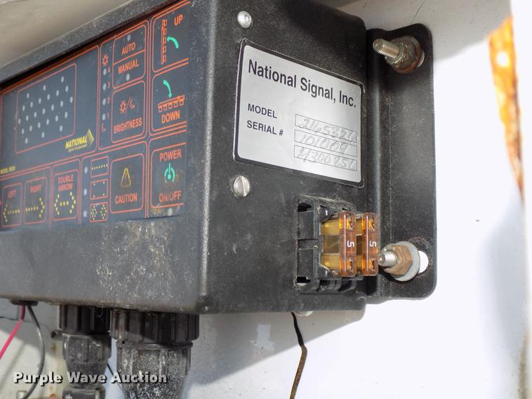 image for item DZ9635 2010 National Sign Arolite Curve 40 arrow board trailer