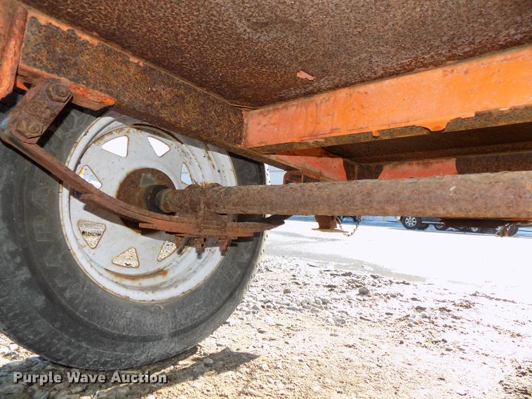 image for item DZ9635 2010 National Sign Arolite Curve 40 arrow board trailer