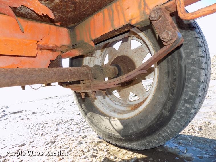 image for item DZ9635 2010 National Sign Arolite Curve 40 arrow board trailer