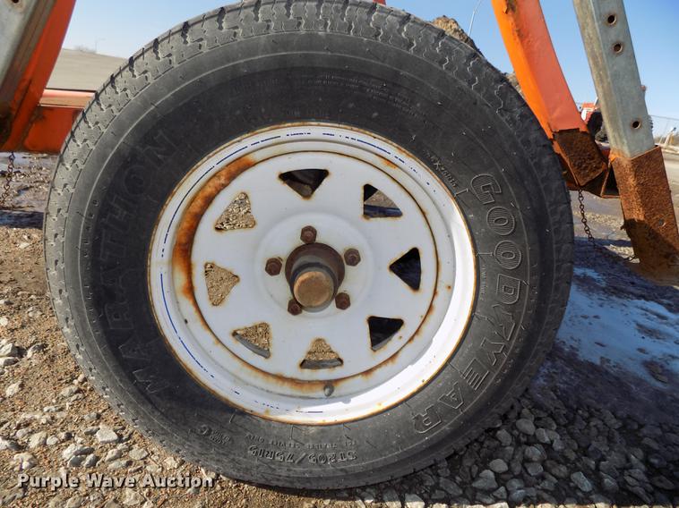 image for item DZ9635 2010 National Sign Arolite Curve 40 arrow board trailer