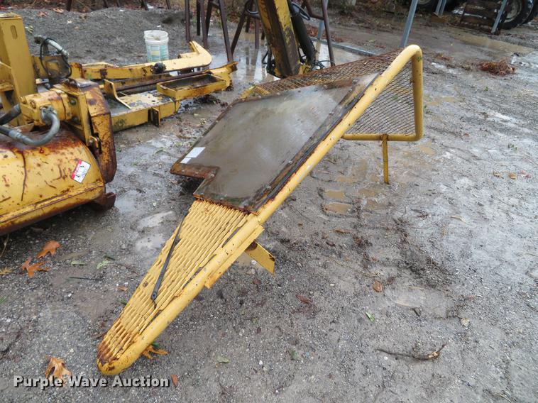 image for item EV9573 Diamond side boom mower