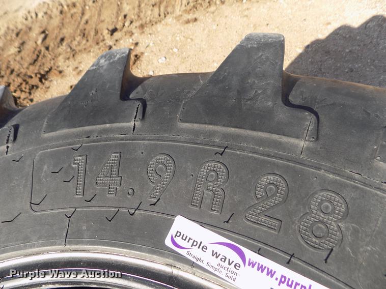 image for item FH9021 (2) Michelin 14.9R28 tires