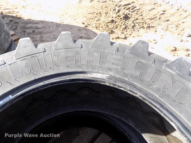 image for item FH9021 (2) Michelin 14.9R28 tires