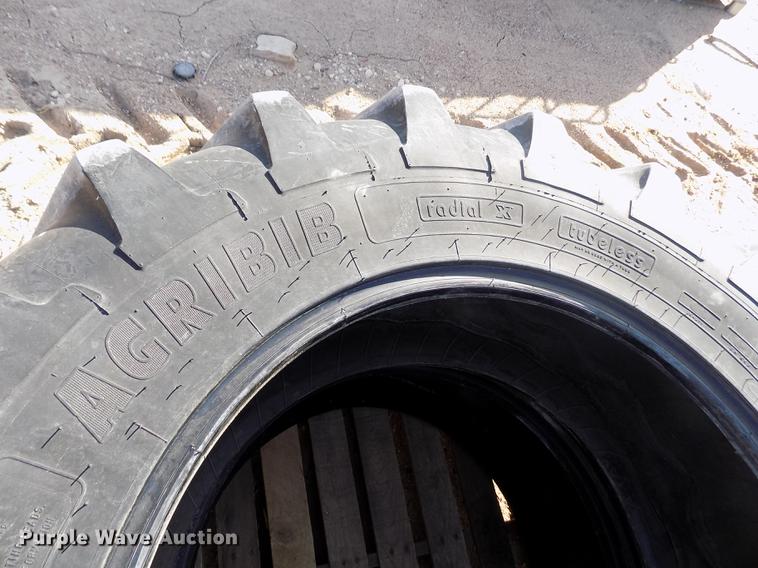 image for item FH9021 (2) Michelin 14.9R28 tires