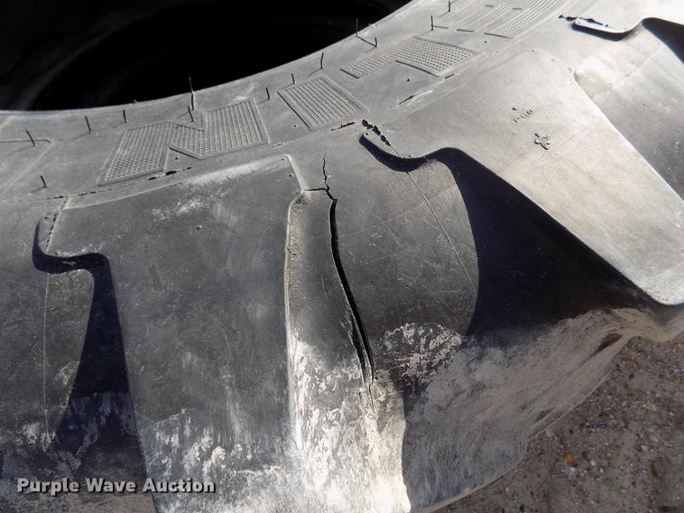 image for item FH9021 (2) Michelin 14.9R28 tires