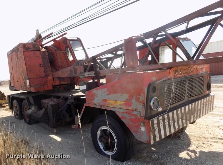 image for item FH9024 Link Belt HC-78A crane