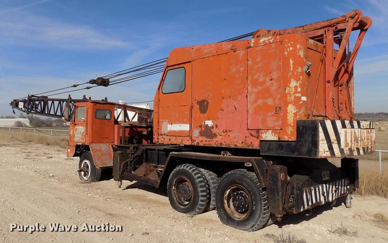 image for item FH9024 Link Belt HC-78A crane