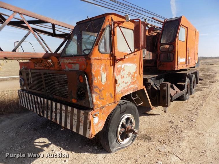 image for item FH9024 Link Belt HC-78A crane