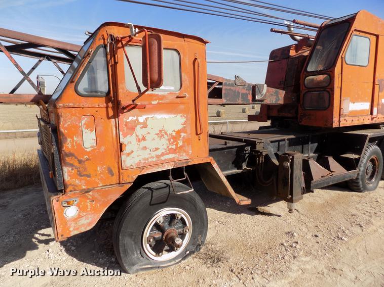 image for item FH9024 Link Belt HC-78A crane