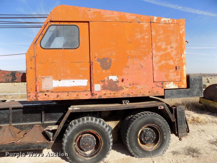 image for item FH9024 Link Belt HC-78A crane