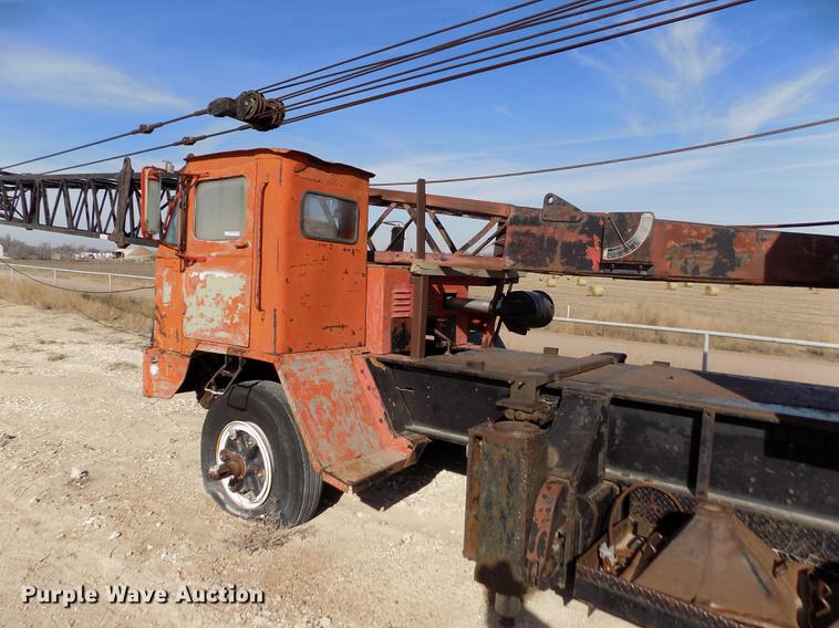 image for item FH9024 Link Belt HC-78A crane