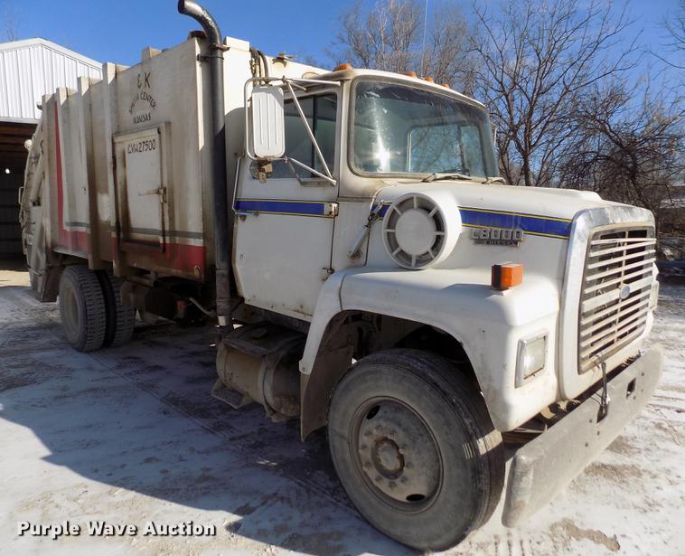 image for item FH9059 1987 Ford LN8000 refuse truck