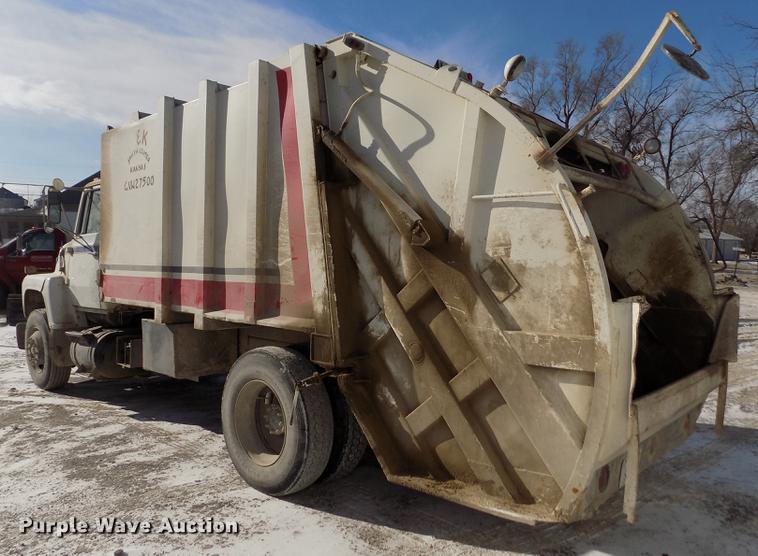 image for item FH9059 1987 Ford LN8000 refuse truck