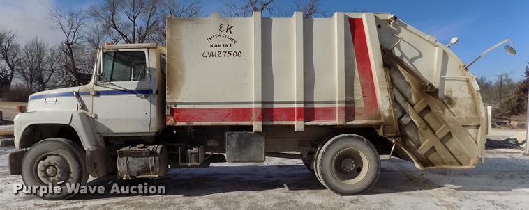 image for item FH9059 1987 Ford LN8000 refuse truck