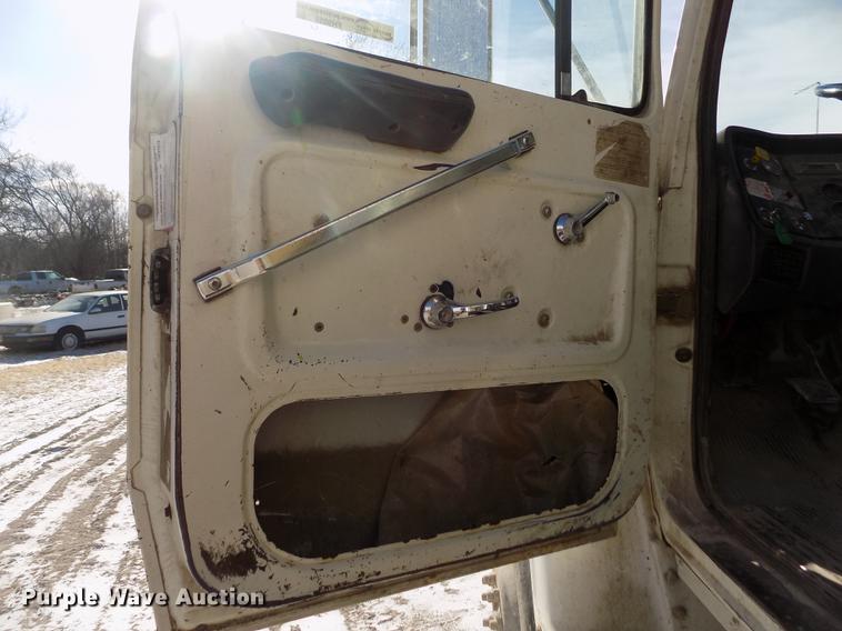 image for item FH9059 1987 Ford LN8000 refuse truck