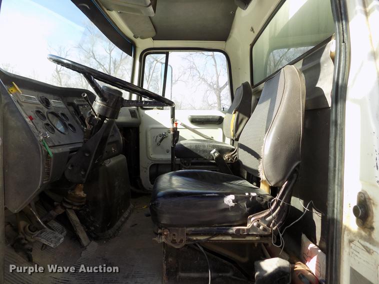 image for item FH9059 1987 Ford LN8000 refuse truck