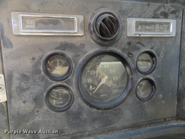 image for item FH9059 1987 Ford LN8000 refuse truck