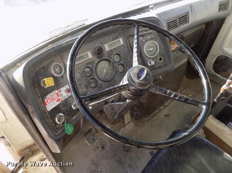 image for item FH9059 1987 Ford LN8000 refuse truck