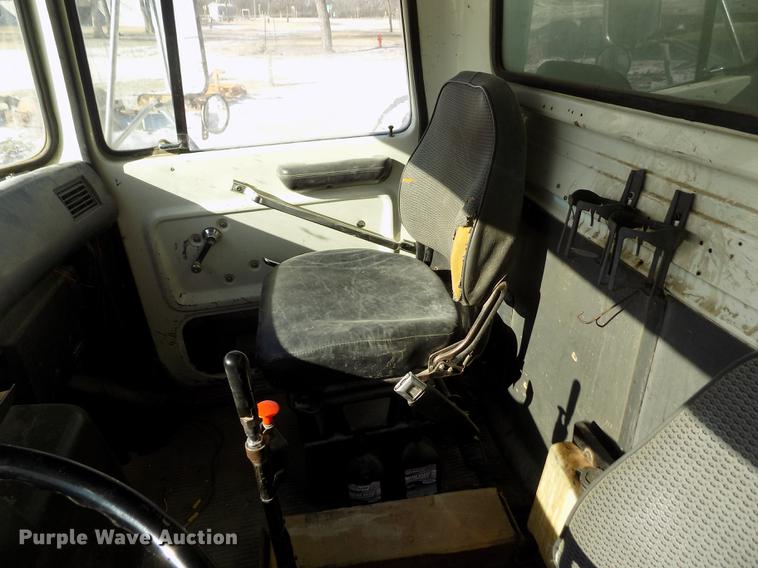 image for item FH9059 1987 Ford LN8000 refuse truck