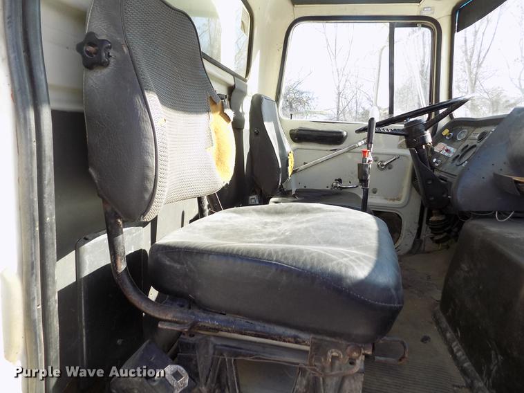 image for item FH9059 1987 Ford LN8000 refuse truck