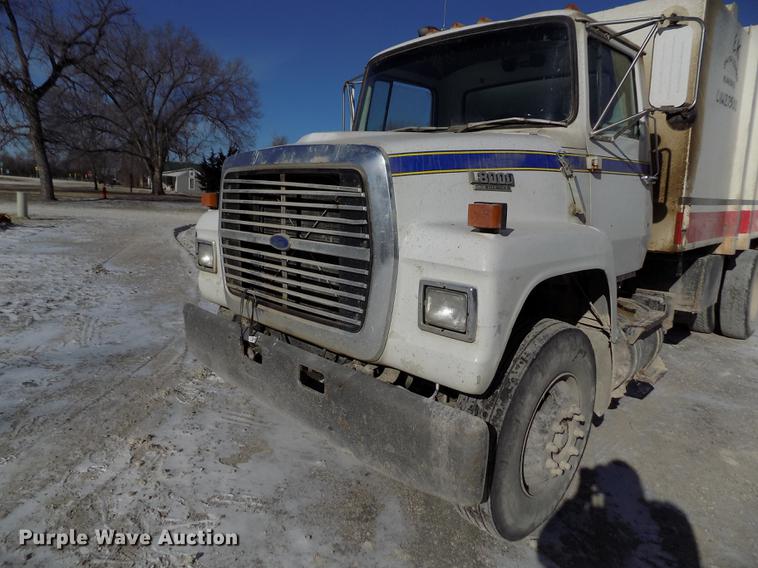 image for item FH9059 1987 Ford LN8000 refuse truck