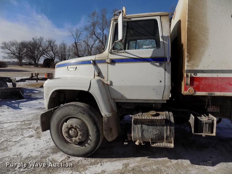 image for item FH9059 1987 Ford LN8000 refuse truck