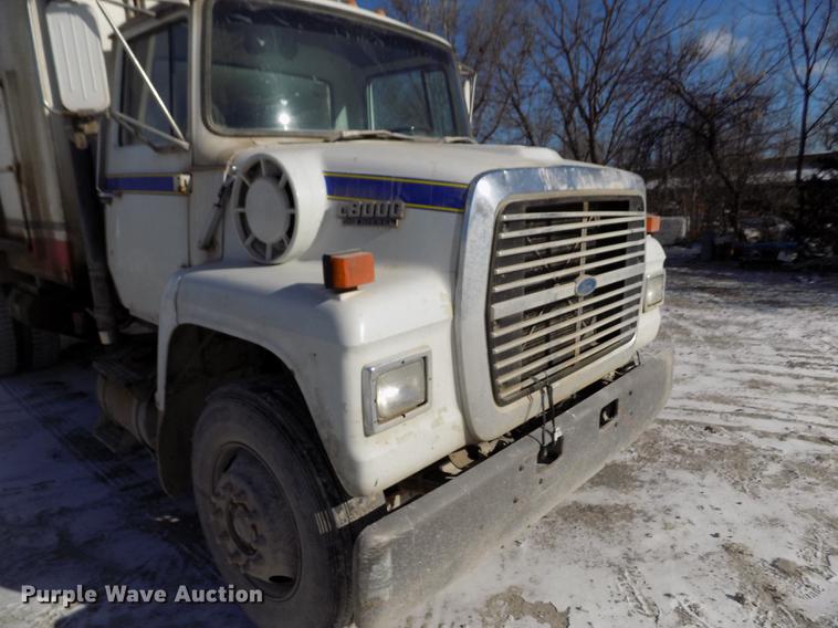 image for item FH9059 1987 Ford LN8000 refuse truck