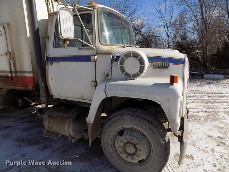 image for item FH9059 1987 Ford LN8000 refuse truck