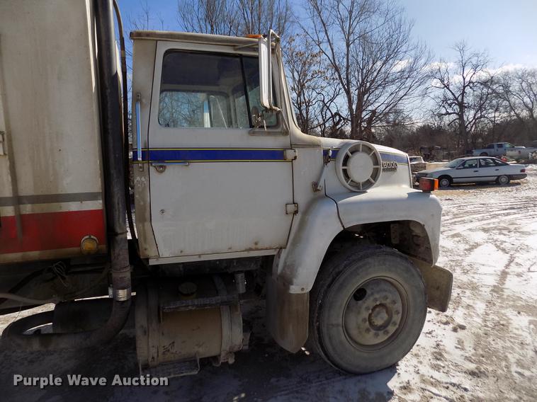 image for item FH9059 1987 Ford LN8000 refuse truck