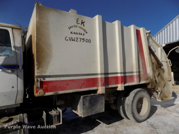 image for item FH9059 1987 Ford LN8000 refuse truck