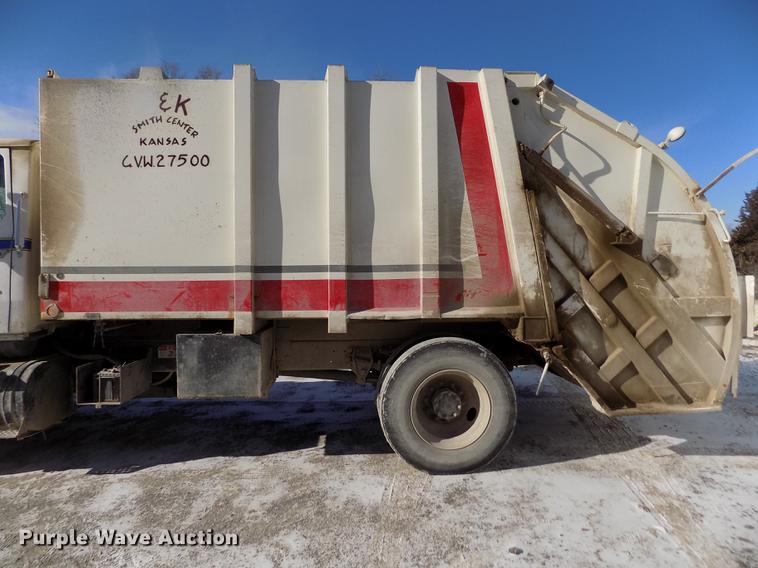 image for item FH9059 1987 Ford LN8000 refuse truck