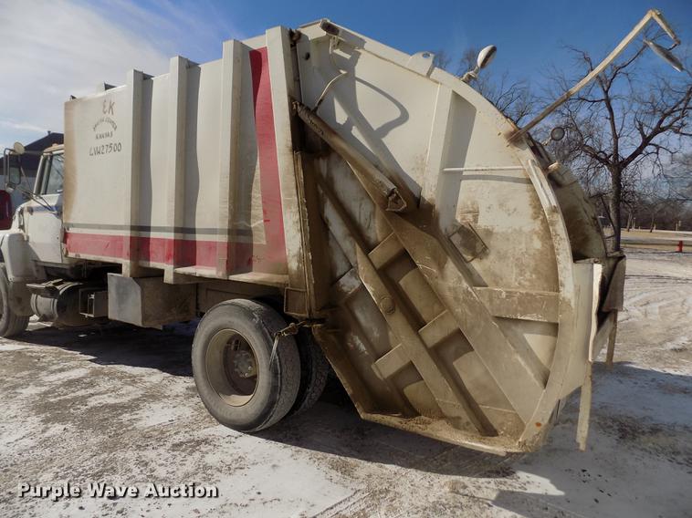 image for item FH9059 1987 Ford LN8000 refuse truck
