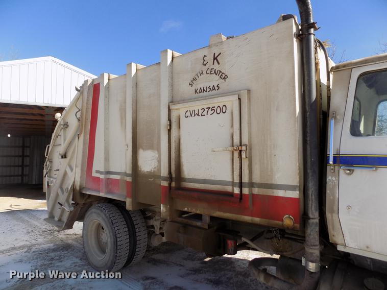 image for item FH9059 1987 Ford LN8000 refuse truck