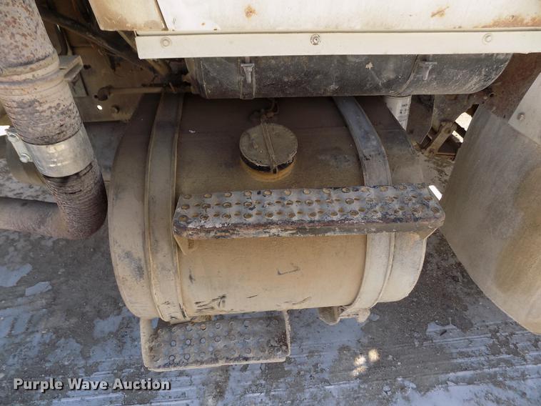 image for item FH9059 1987 Ford LN8000 refuse truck