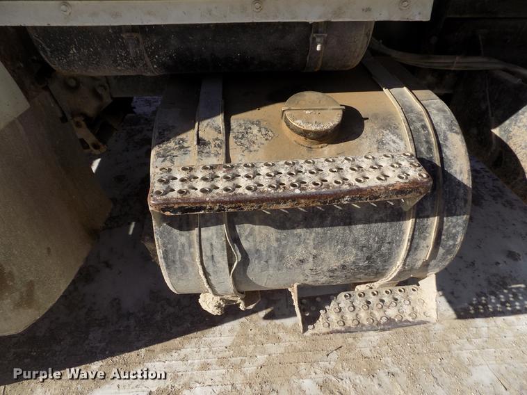 image for item FH9059 1987 Ford LN8000 refuse truck