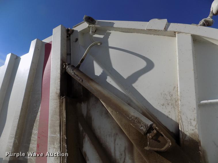 image for item FH9059 1987 Ford LN8000 refuse truck